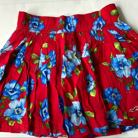 Hollister Red Floral Mini Circle Skirt - Picture 1 of 4